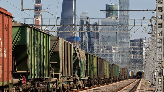 Russian Freight Wagon Production Plummets 35% in First Half of Year