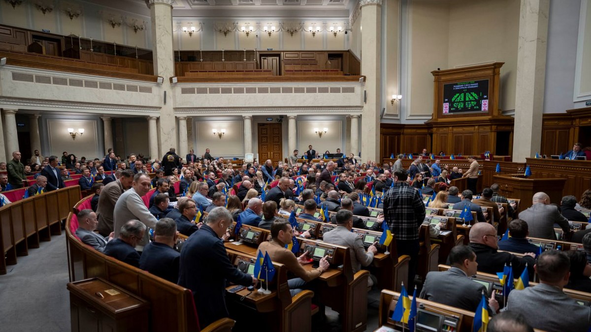 Ukrainian Parliament Approves 50-Year Sanctions Against Russian Cryptocurrency Sector
