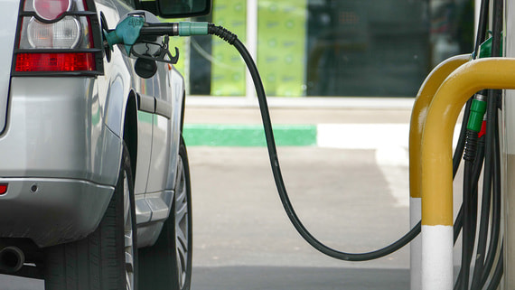 Experts Forecast Moderate Gasoline Price Growth in Russia Through Year-End